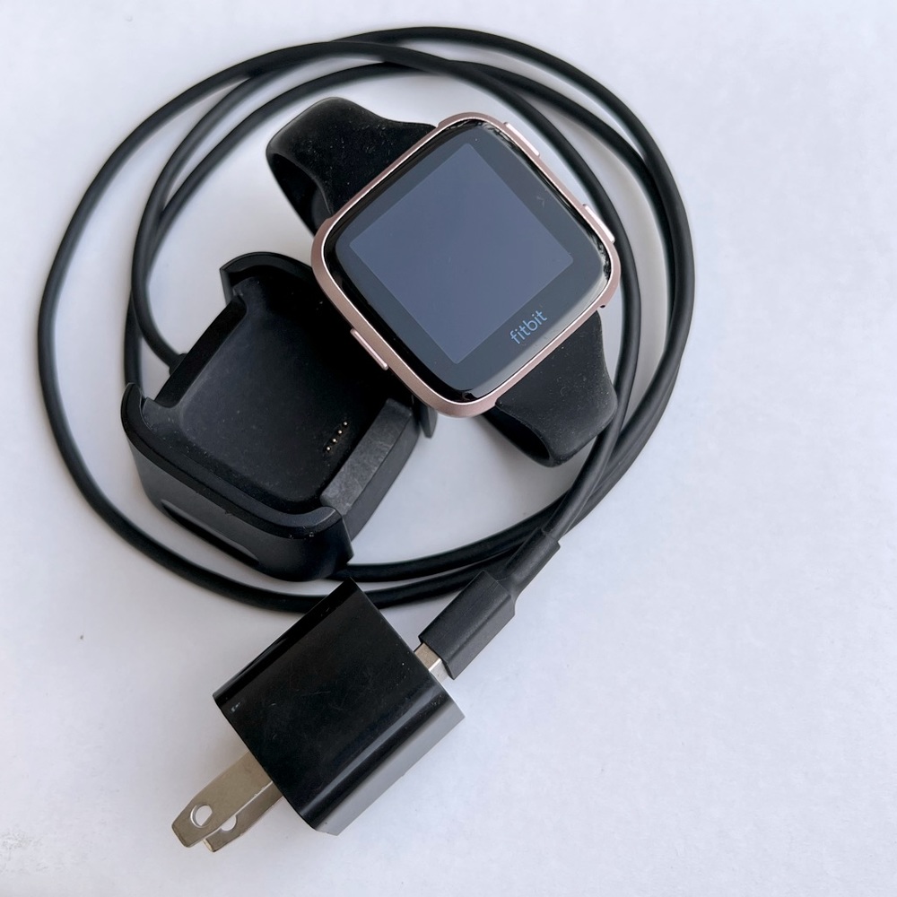 FitBit Versa 2  (includes: smartwatch, 5 bands & charger)